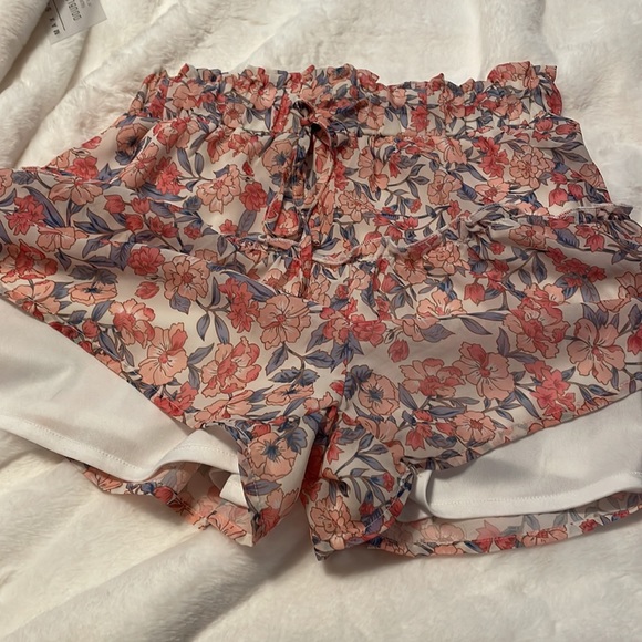 Kendall & Kylie lined dress short, looks like a skirt when worn. Size large - Picture 4 of 5